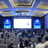 華寶礦機集團參加會中國國際山石骨料大會主旨演講《礦山設備行業(yè)響應國家號召勇闖技術(shù)高峰》